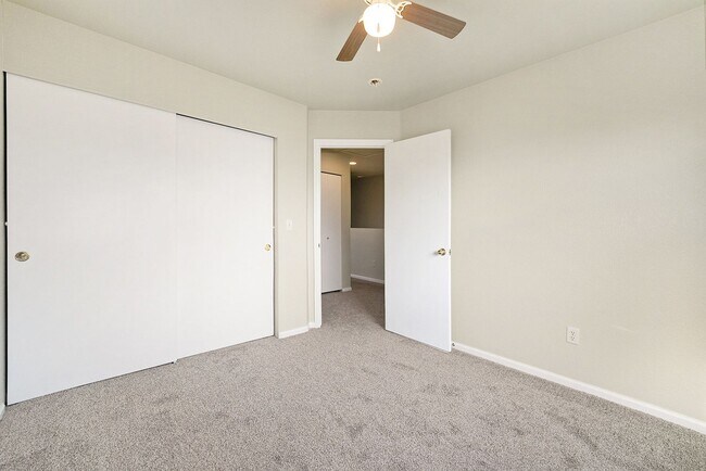 Building Photo - Lovely 4 Bed/2 Bath Home Available in Thornton