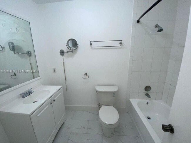 Building Photo - 15389 S Dixie Hwy