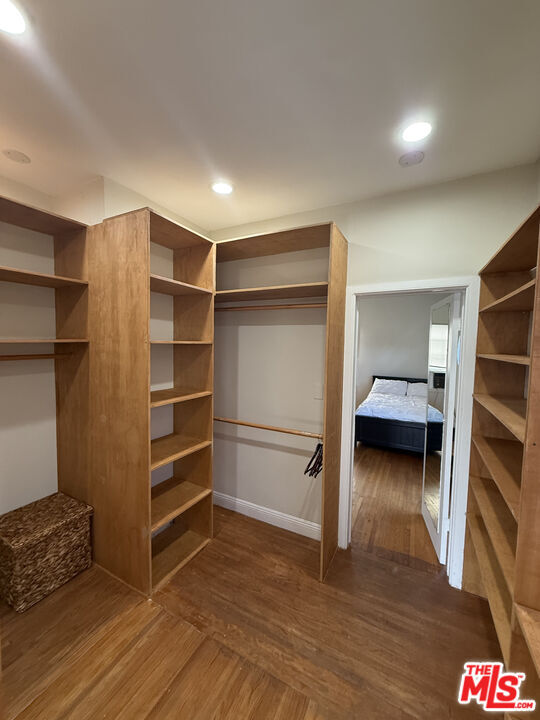 Building Photo - 439 S Sherbourne Dr