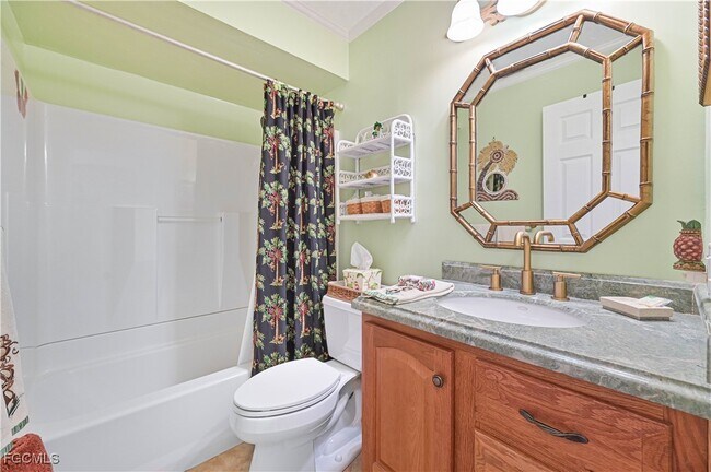 Building Photo - 572 105th Ave N