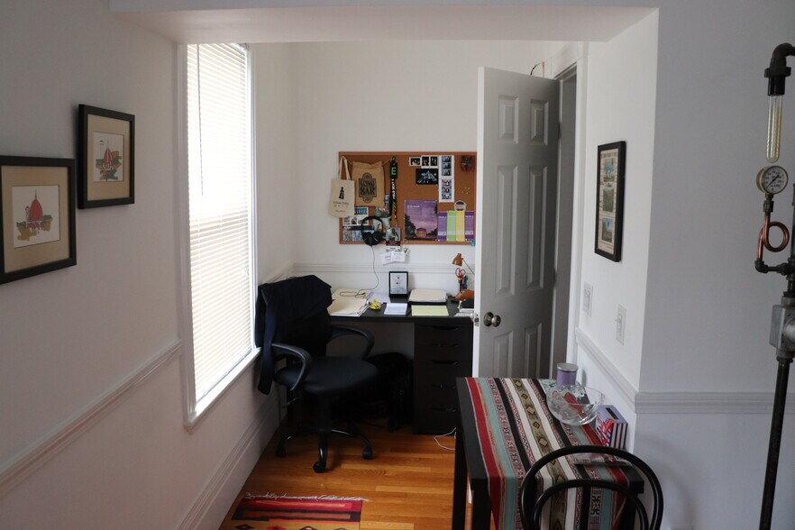 Building Photo - 249 Newbury St