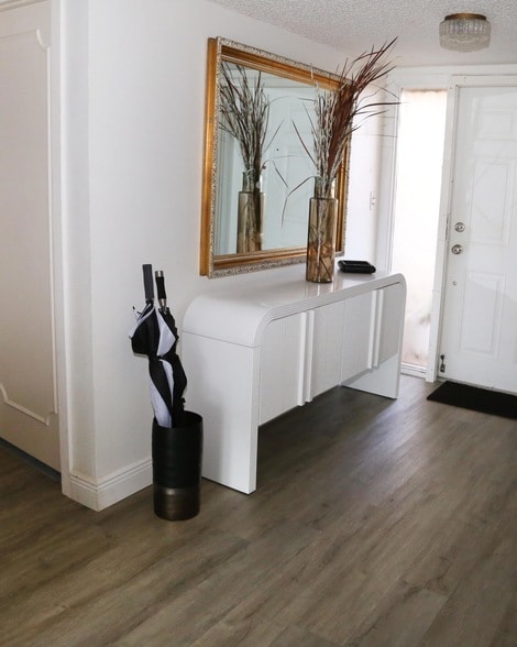 Building Photo - 1537 E Hillsboro Blvd