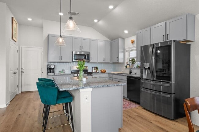 Building Photo - 114 Patrick Herndon Dr