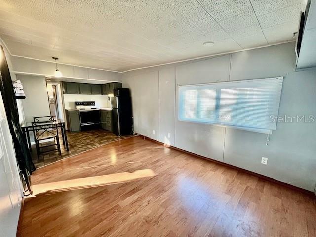 Building Photo - 825 Oakwood Dr