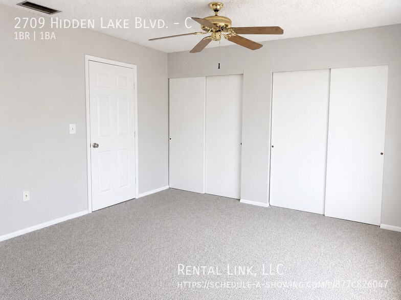 Building Photo - 2709 Hidden Lake Blvd