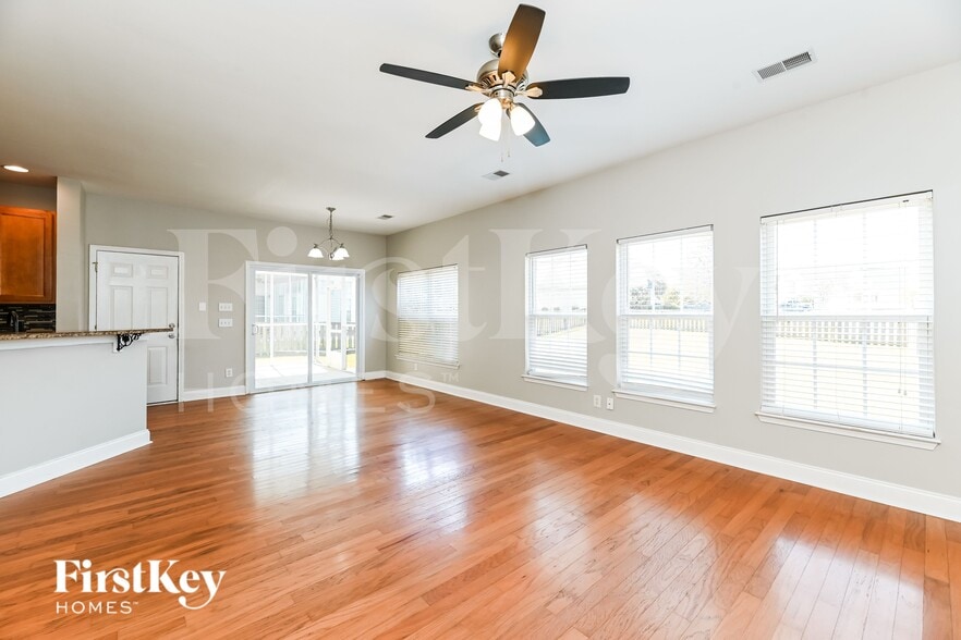 Building Photo - 337 Lakewind Dr