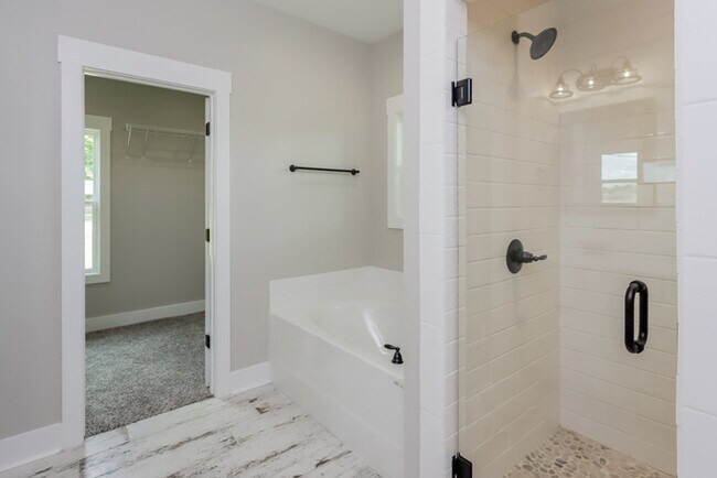 Building Photo - Beautiful 3-Bedroom Home in Deatsville, AL