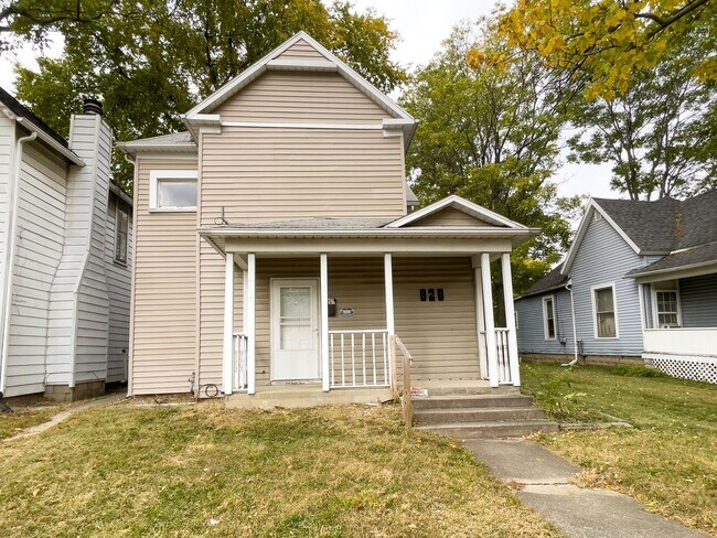 Primary Photo - 830 W North St