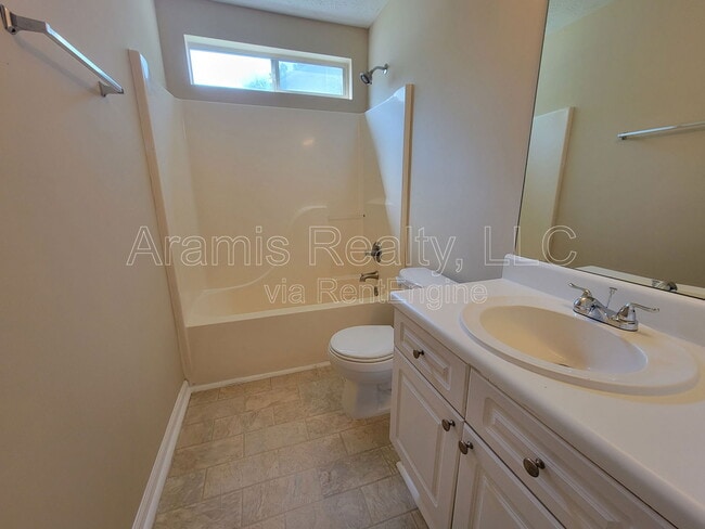 Building Photo - 735 Allen's Landing Dr SE