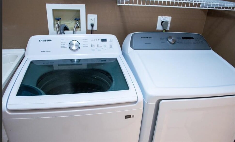 Building Photo - 992 NW 93rd Ave