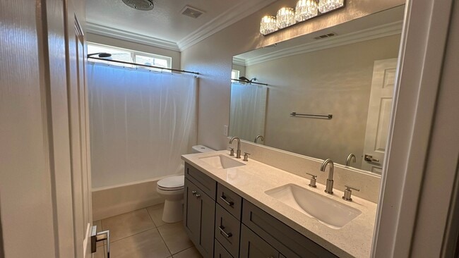 Building Photo - Beautiful West Lancaster Home