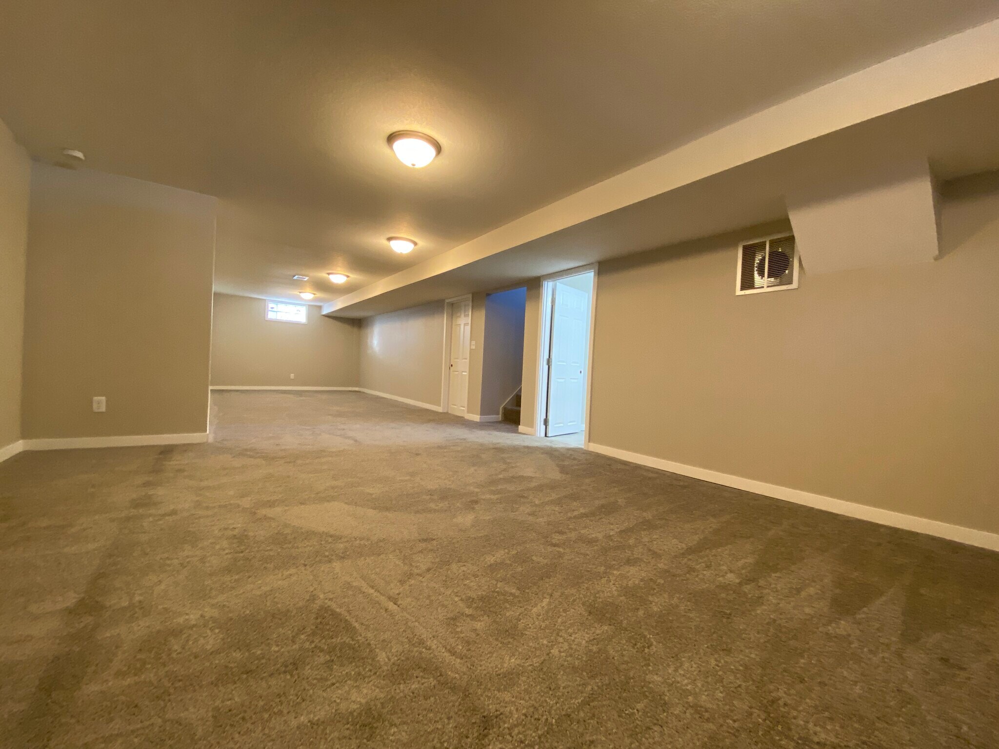 Building Photo - 5425 NW 66th Ave