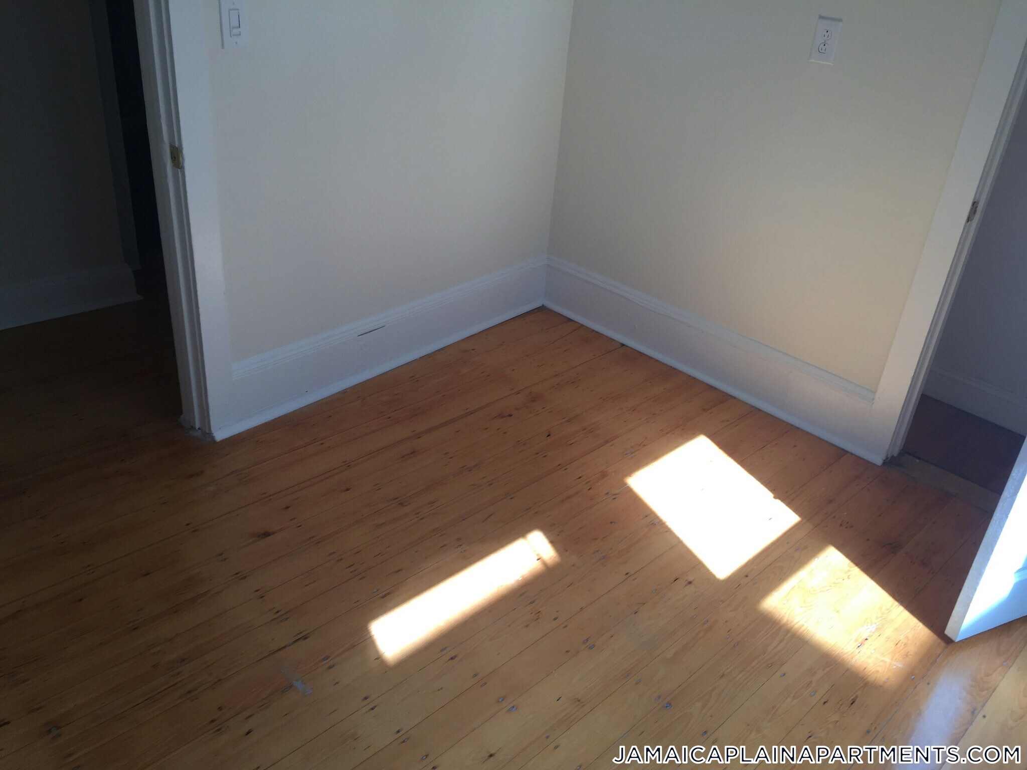 Building Photo - 108 Hyde Park Ave