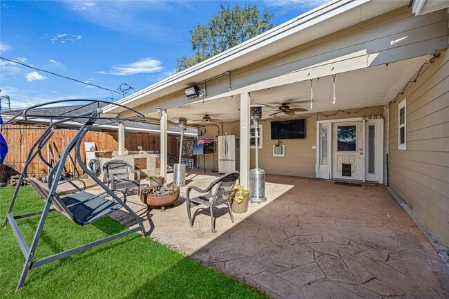 Building Photo - 922 Gilpin St