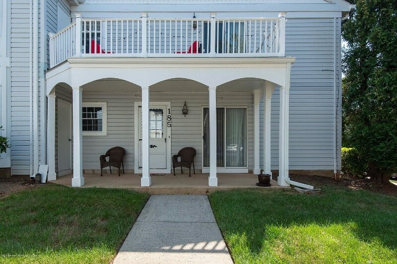 Building Photo - 185 Tulip Ln