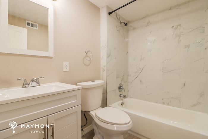 Building Photo - 625 58th St S