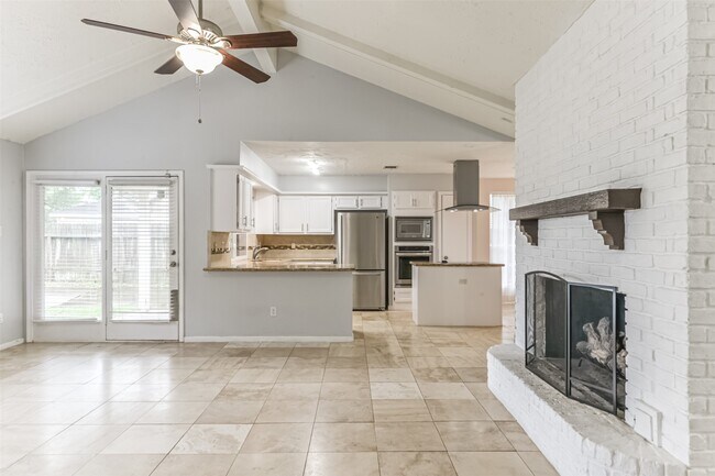 Building Photo - 21335 Park Mt Dr