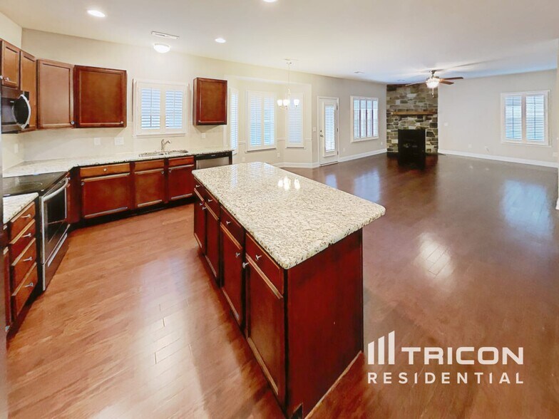 Building Photo - 5766 Woodside Forest Trail