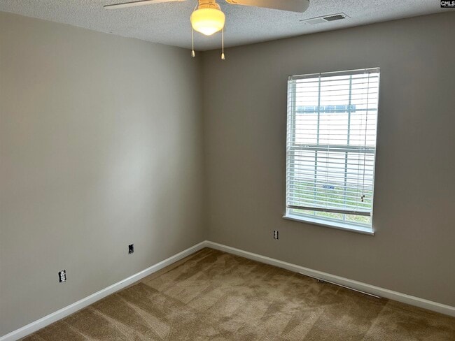 Building Photo - 415 Dahoon Dr