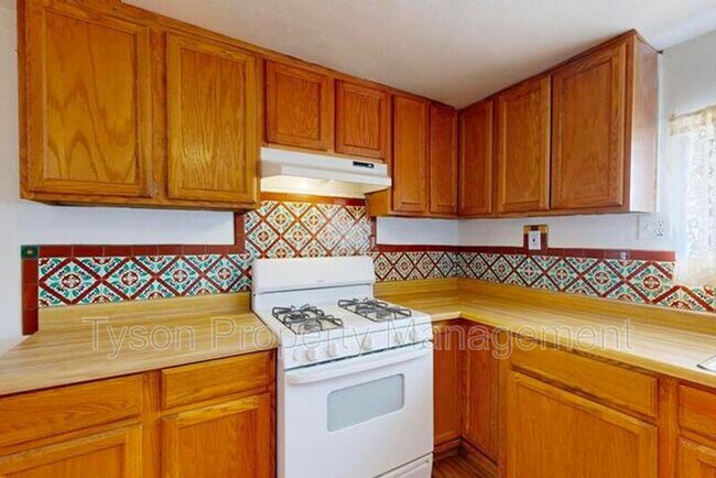 Building Photo - 1630 Griegos Rd NW