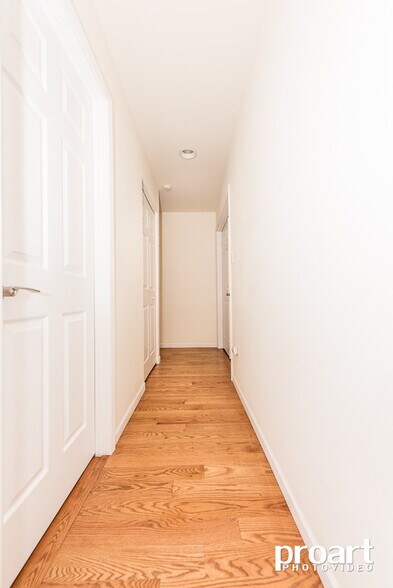 Building Photo - 838 Heatherbrook Ct