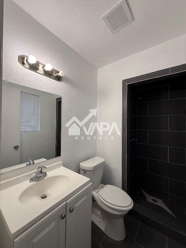 Building Photo - 4926 Lark Ave