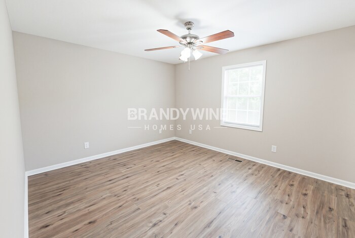 Building Photo - 230 Brookside Dr
