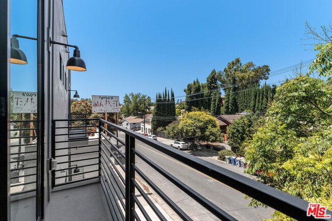 Building Photo - 1821 Ashmore Pl