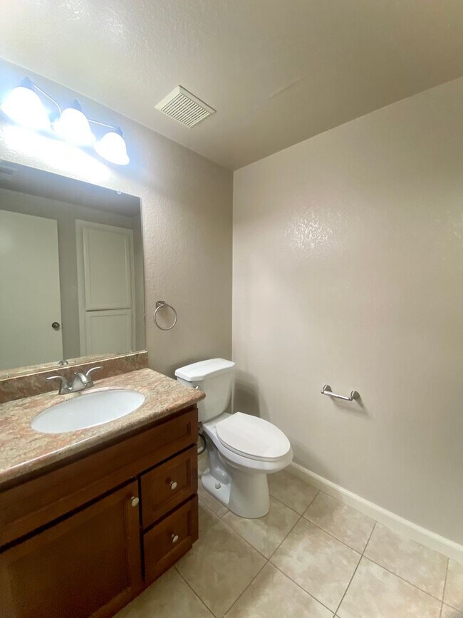 Building Photo - Beautiful Ardenwood home with Loft Availab...