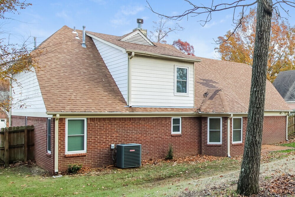 Building Photo - 105 Norma Carol Cove