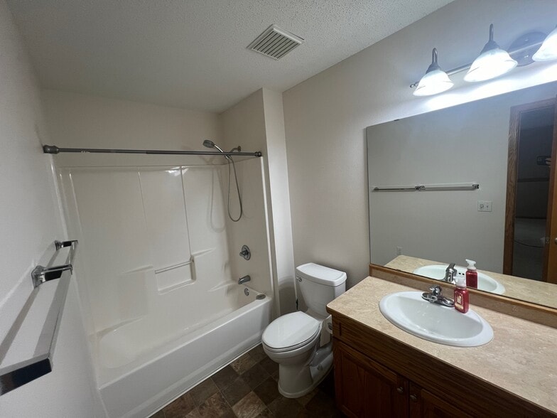 Building Photo - 4702 Curran Ct