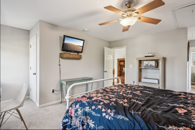 Building Photo - 4922 Lerch Dr