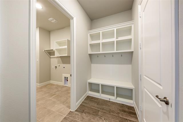 Building Photo - 2813 Carisbrooke St