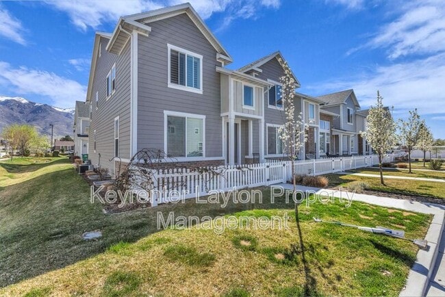 Building Photo - 955 N 800 E