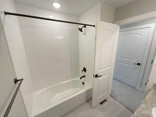Building Photo - 3 Bedroom Townhome Available Near Voyager ...