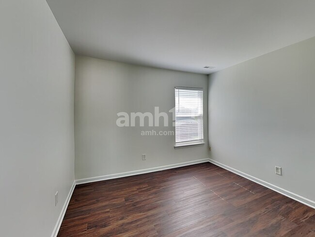 Building Photo - 4732 Sunburst Ln