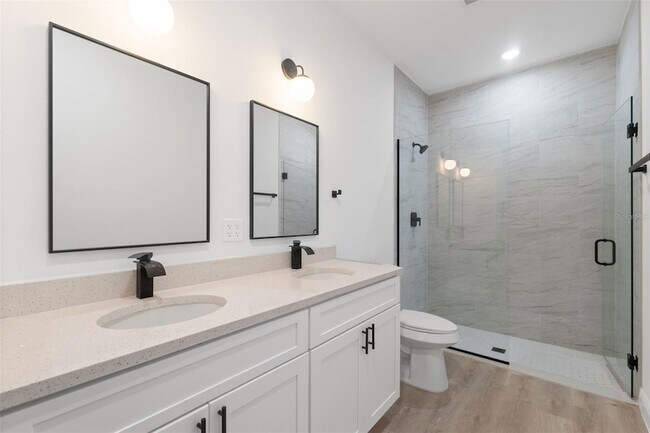 Building Photo - 746 Marion Oaks Manor
