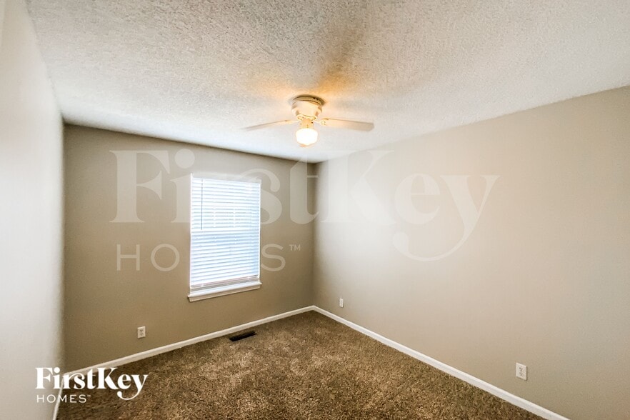 Building Photo - 8621 NE 110th Terrace