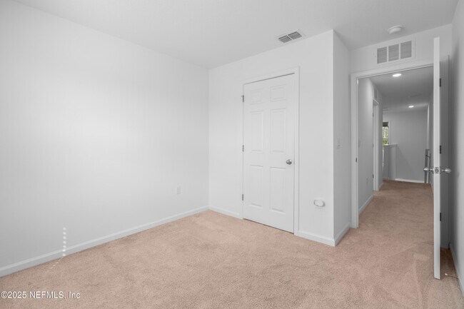 Building Photo - 40 Crisanto Rd