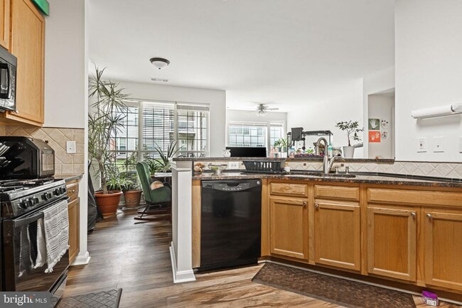Building Photo - 8202 Catbird Cir
