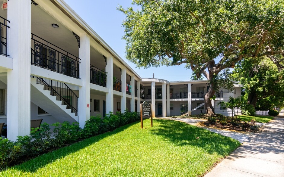 Primary Photo - Southern Oaks