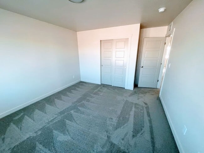 Building Photo - Fantastic GORGEOUS Home!