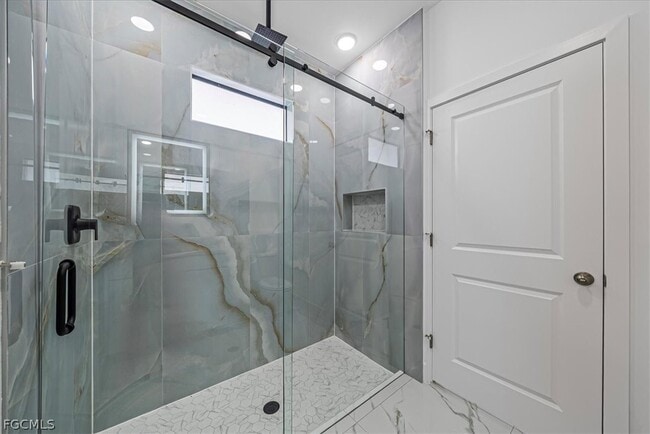 Building Photo - 3813 25th St SW