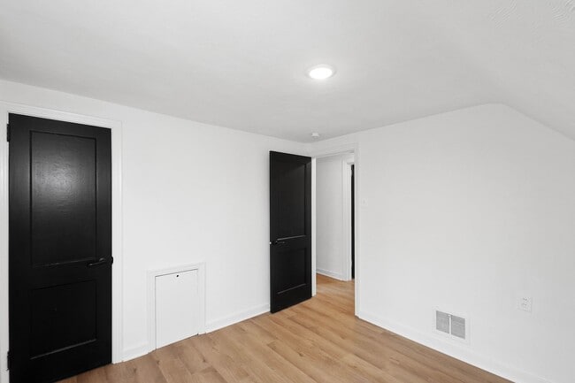 Building Photo - AVAILABLE MAY 1st!! FULLY UPDATED 3 BEDROOM IN WEST MIFFLIN!!