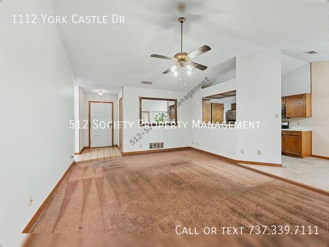 Building Photo - 1112 York Castle Dr