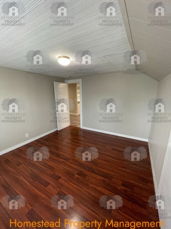 Building Photo - 451