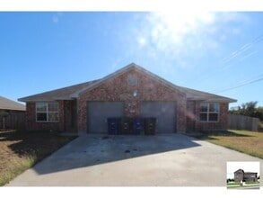 Building Photo - 2923 Starlight Dr