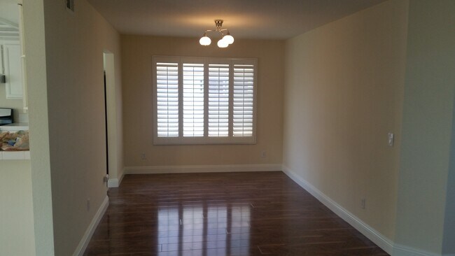 Building Photo - 1437 Green Oak Rd