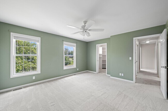 Building Photo - 406 Lakewood Dr
