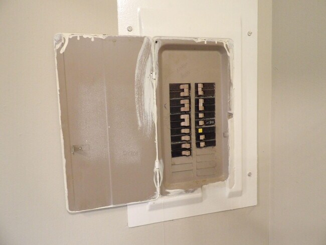 Building Photo - 176 Landings Dr